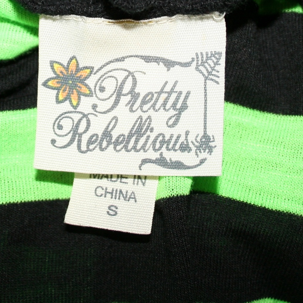 Pretty Rebelious - Picture 3 of 3